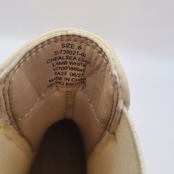 Banana Republic Leather Chelsea Lug Boots size 6 - Picture 4 of 5